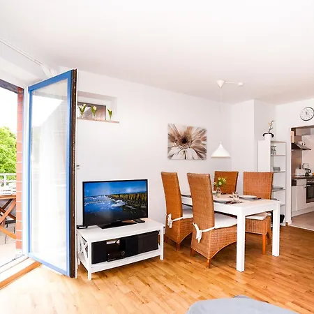 Apartment Kirchenstr 27, Whg 1 *